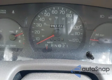 2002 Mercury Grand Marquis Ls z USA, uszkodzony, nr VIN 2MEFM75W62X664200